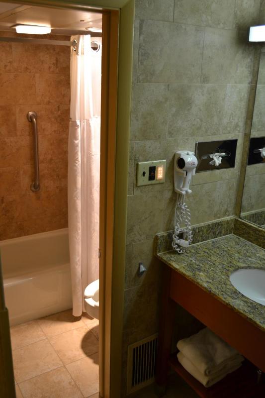 Double Room with Two Double Beds and Exterior Entrance - Non-Smoking image 2