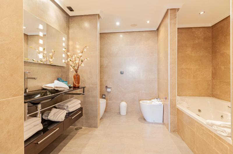 Presidential Suite image 4