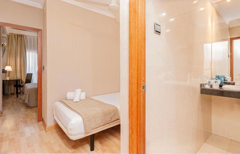 Triple Room image 2