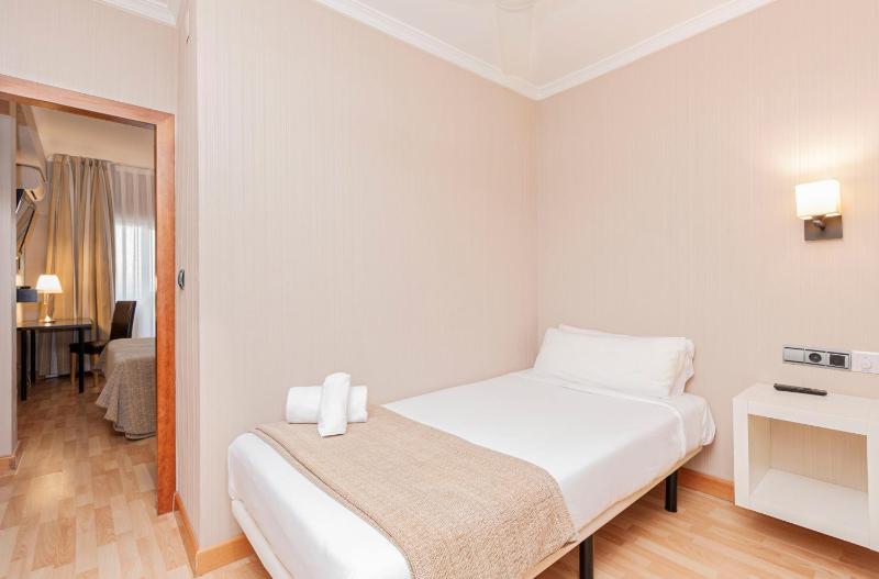 Triple Room image 3