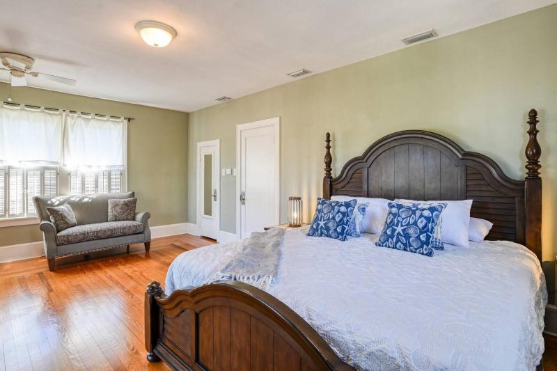 The Tinner's House - image 12