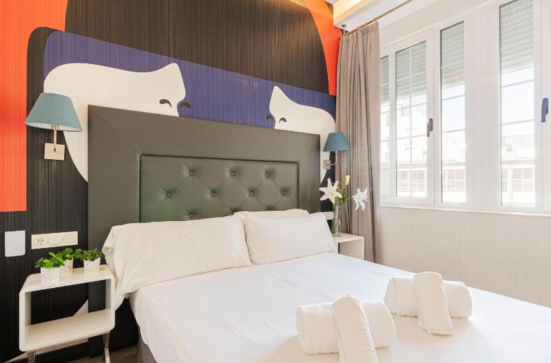 Double Room with Balcony image 3