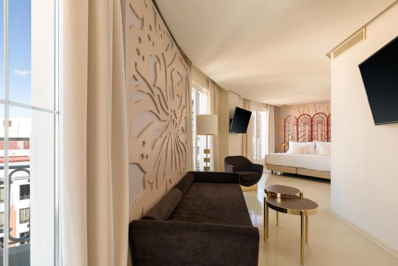 Suite with Gran Via view image 4