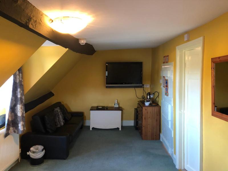 Double Room 3 (Pet Friendly) image 2