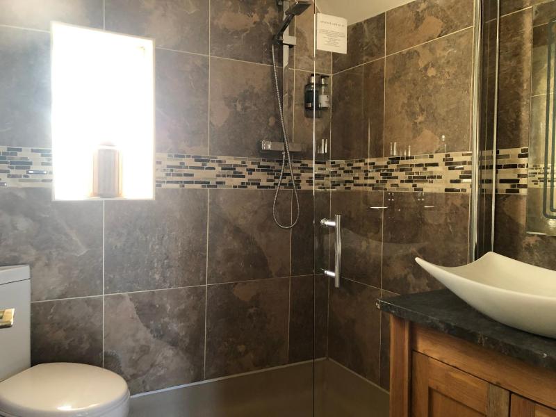 Double Room 3 (Pet Friendly) image 4