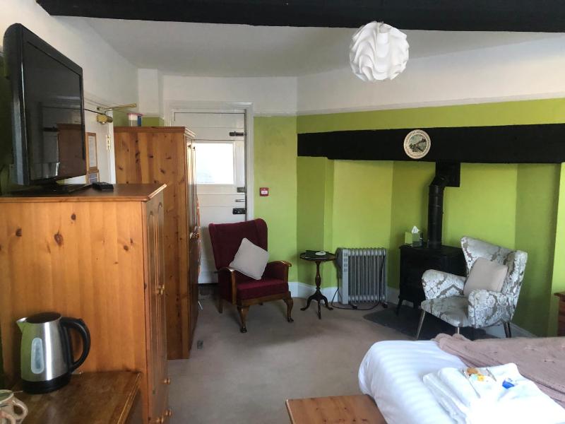 Double or Twin Room 1 (Pet Friendly) image 1
