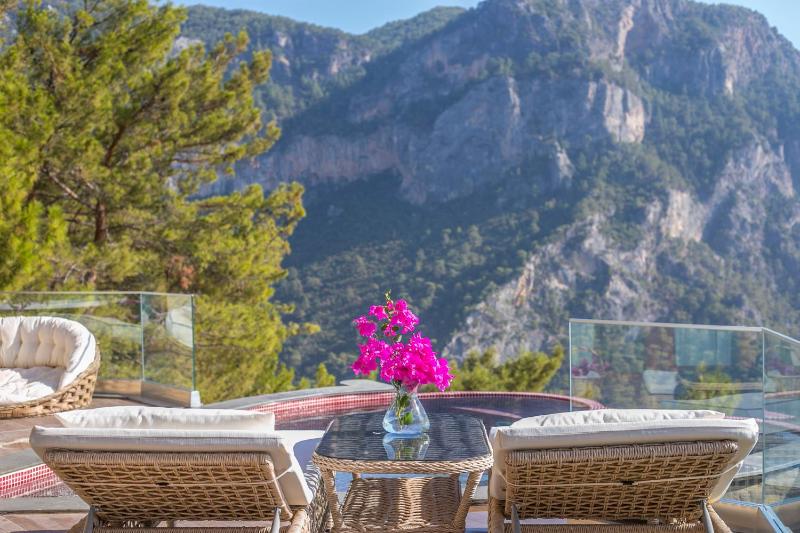 Honeymoon Suite image 4