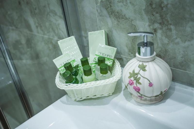 Superior Triple Room image 2