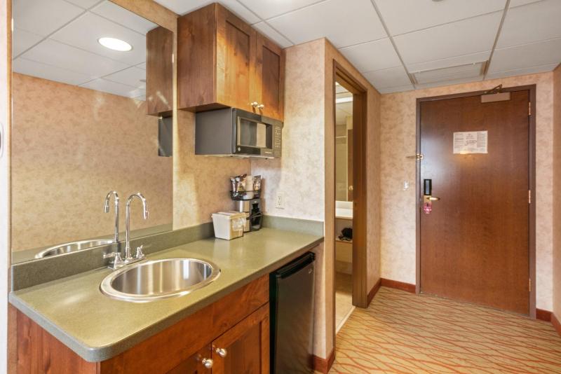 Two Queen Beds - Valley View image 3