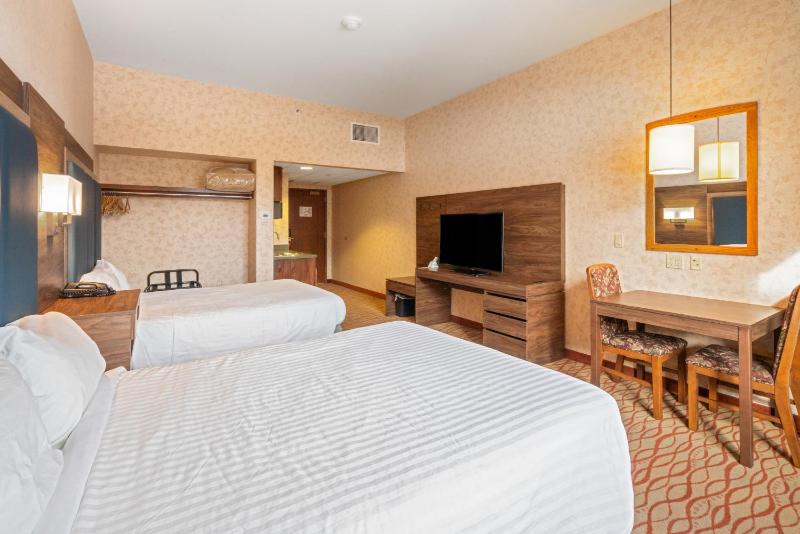 Two Queen Beds - Valley View image 4