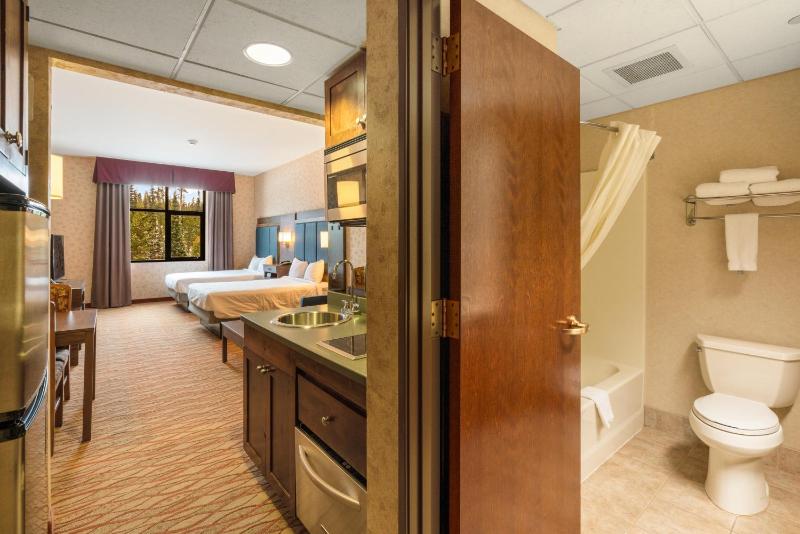 Two Queen Beds - Mountain View with Kitchenette image 4