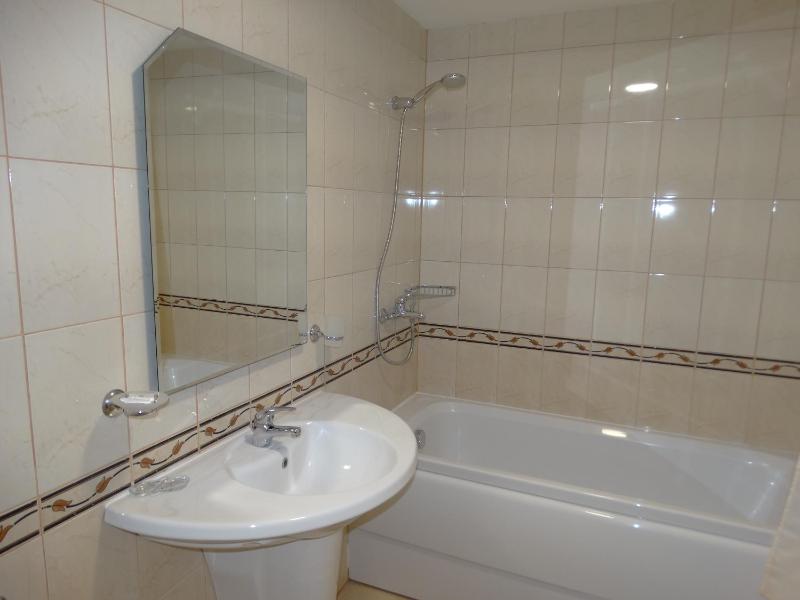 One-Bedroom Apartment image 2