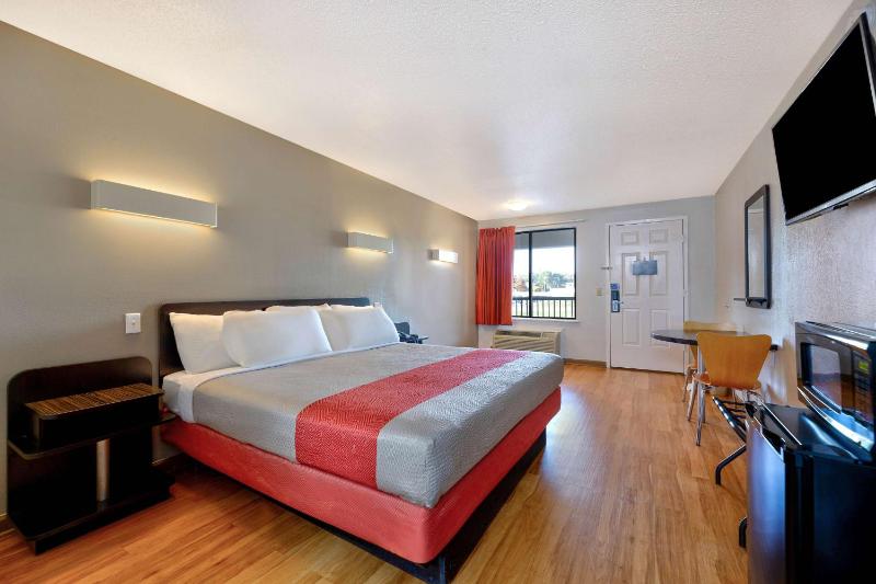 King Room - Non-Smoking image 1