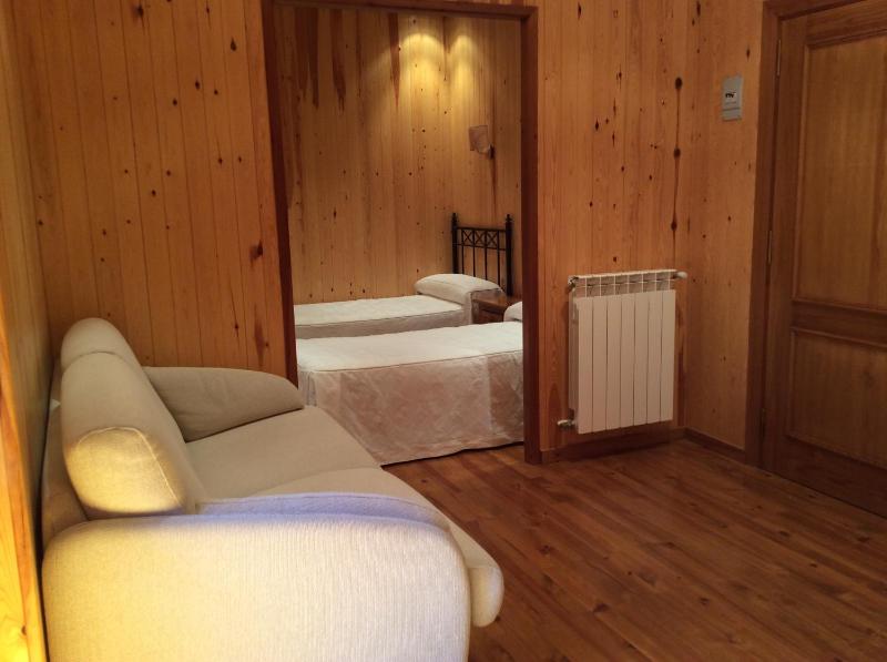 Double or Twin Room image 4