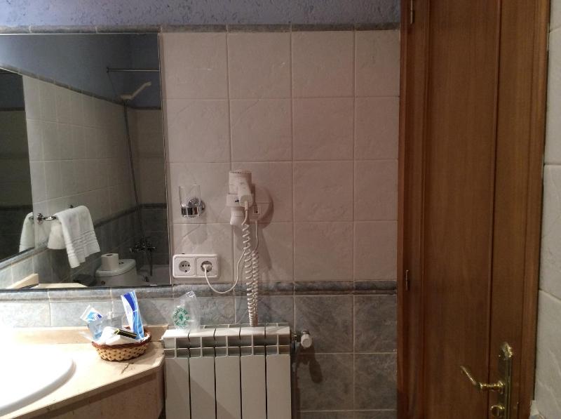 Double or Twin Room image 2