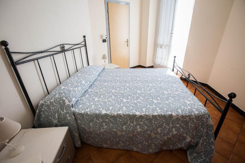 One-Bedroom Apartment image 1