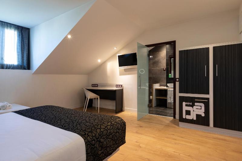 Triple Room image 3
