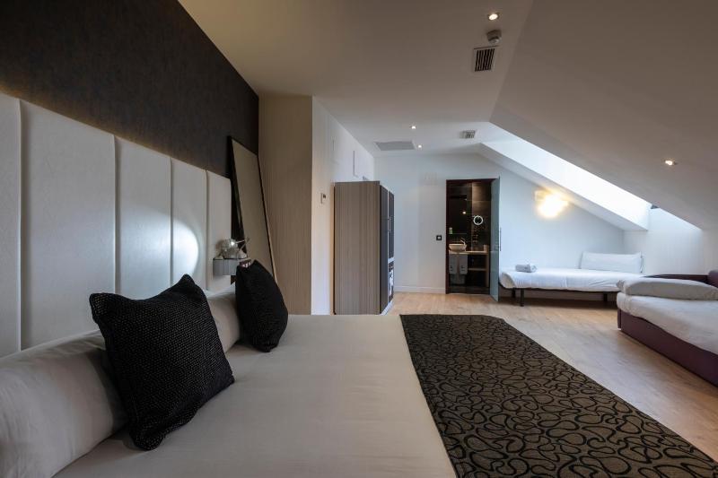 Quadruple Room (4 Adults) image 1