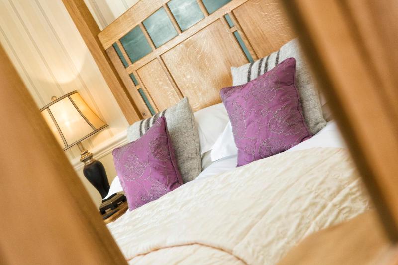 Luxury King Room image 1