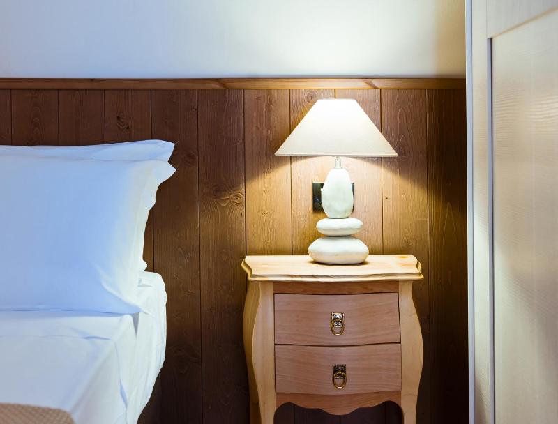 Double or Twin Room image 4