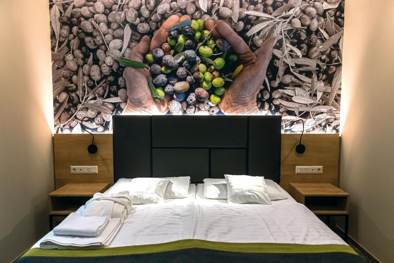 Deluxe Double Room image 1
