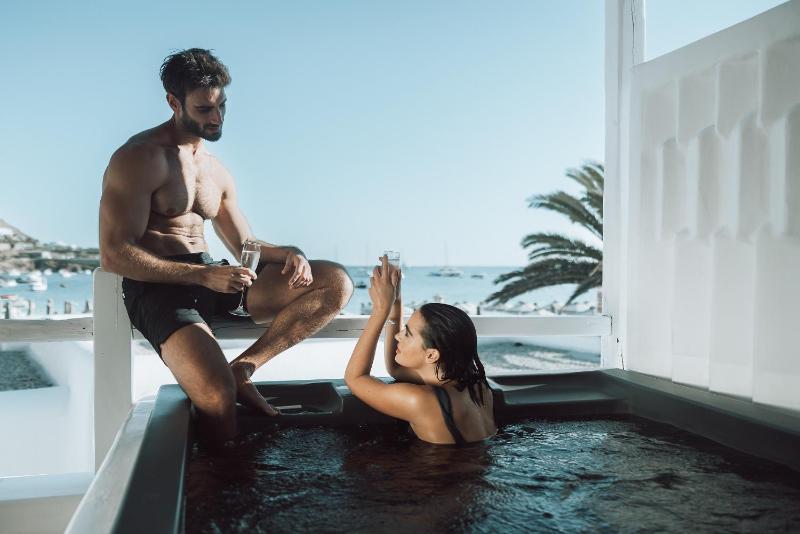 Honeymoon Suite with Sea View and Hot Tub image 2