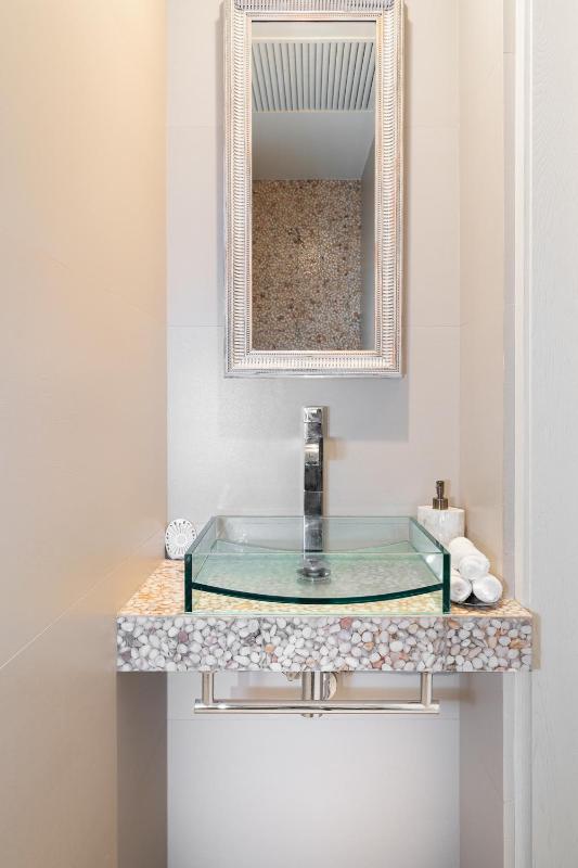 TESS Penthouse Deluxe DS11 - image 17