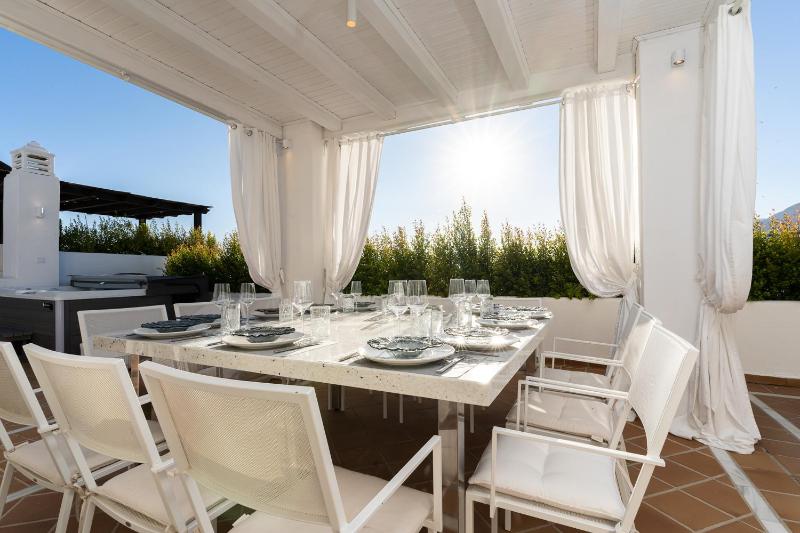 TESS Penthouse Deluxe DS11 - image 8