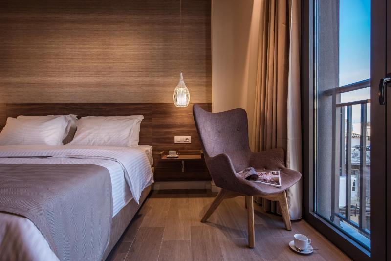 Standard Room with City View image 3