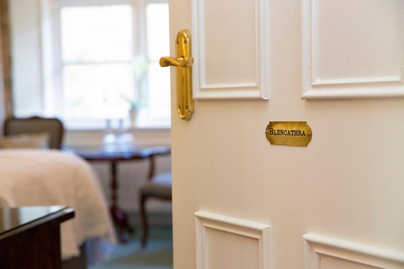 Luxury Double or Twin Room image 2