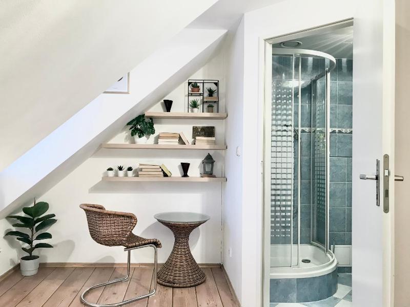 Double Room with Private Bathroom image 2