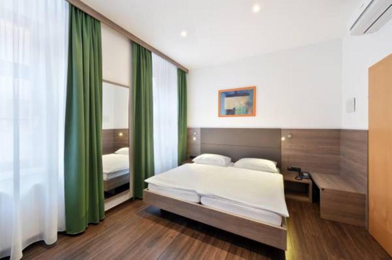 Business Single Room image 2