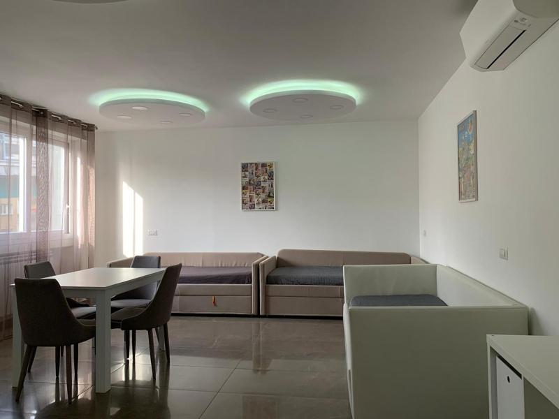 One-Bedroom Apartment image 4