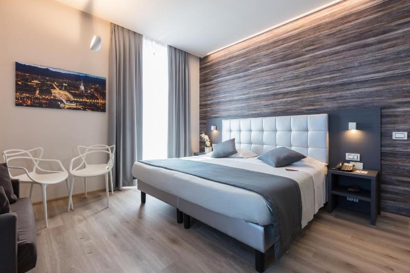 Deluxe Double Room image 1
