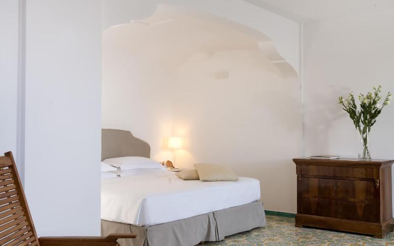 Deluxe Suite with Terrace and Sea View image 1