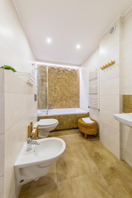 One-Bedroom Suite with Garden View image 1