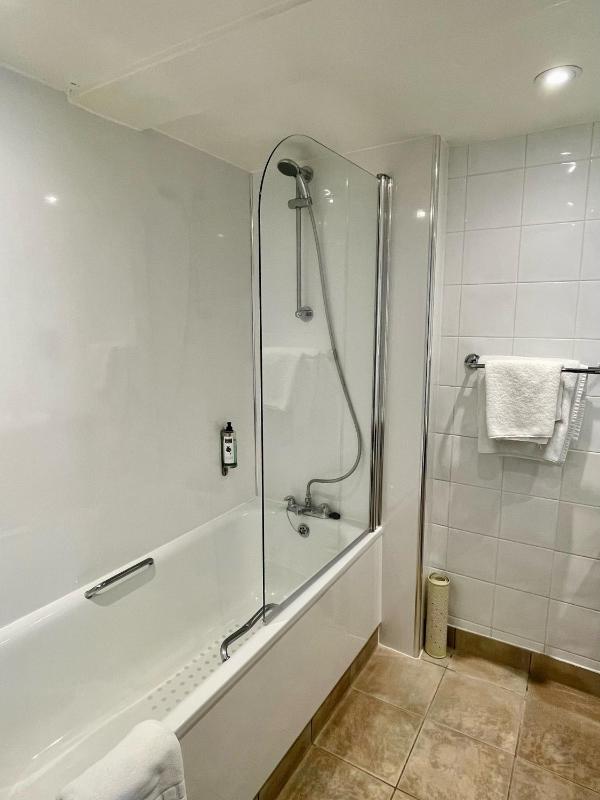 Standard Double Room with Double Bed - Non-Smoking image 4