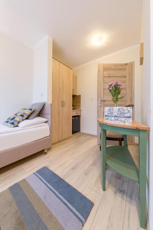 Twin Room image 2