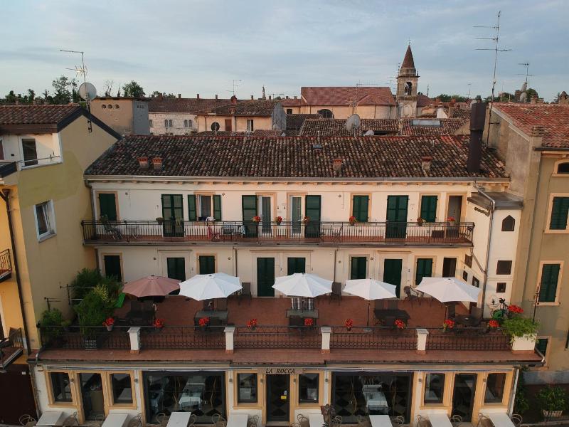 Fiori sull'Acqua Apartments - image 13