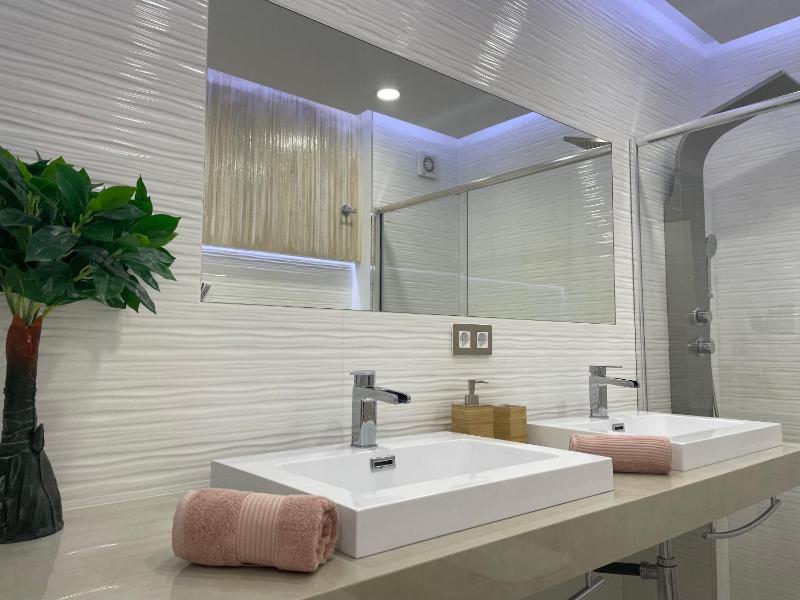 BAMBOO CHIC APARTMENT PLAYA DEL INGLES - image 29
