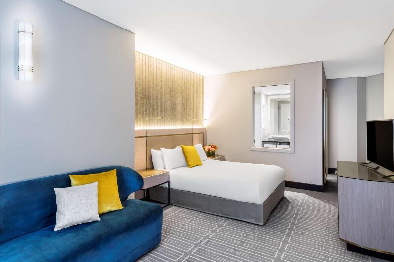 Premier Double Room - Atrium View  image 1