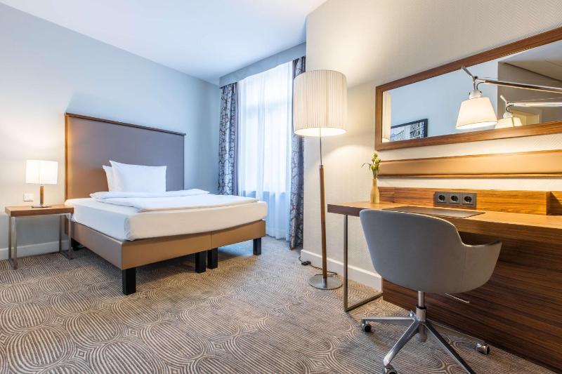 Single Room image 1