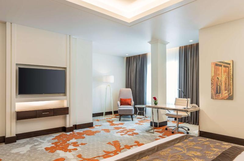 Junior Suite with Lounge Access image 1