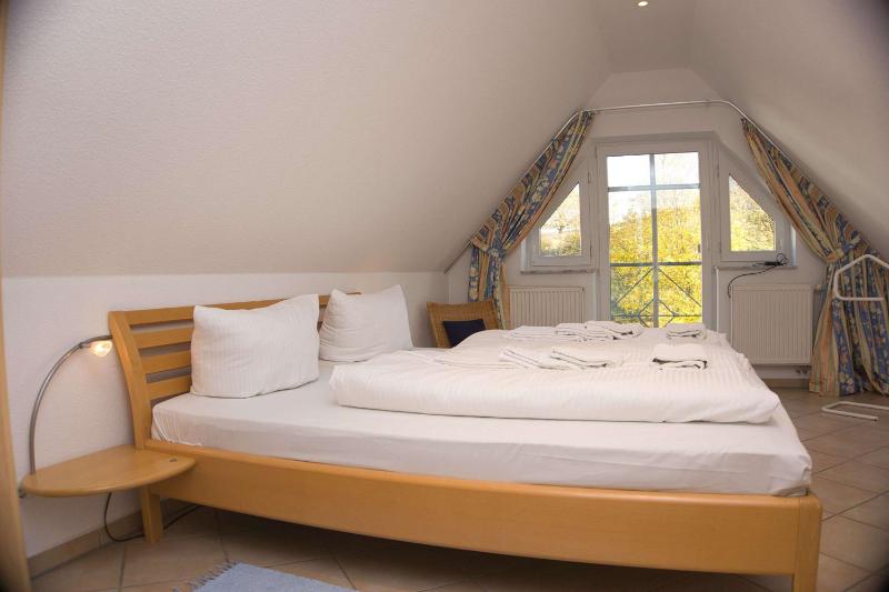 Balkon mit traumhaften Meerblick gratis Nutzung vom AHOI Erlebnisbad und Sauna in Sellin Dünenhaus FeWo05 - image 11