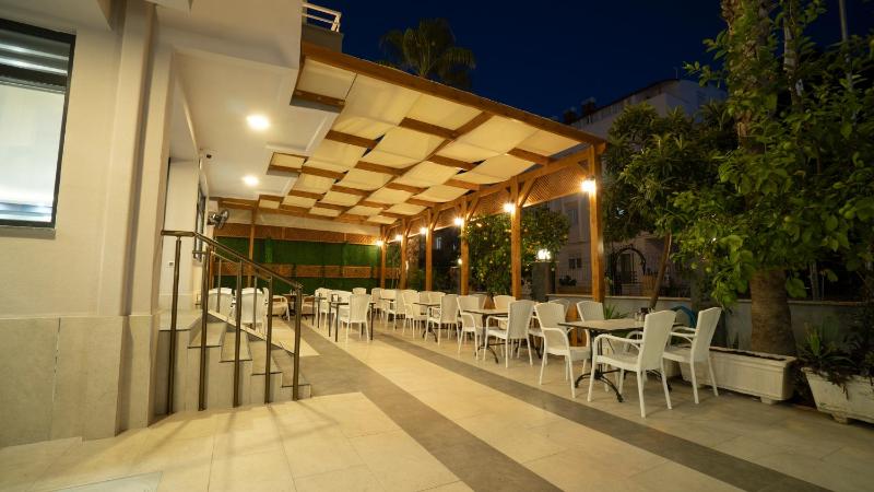 OPERA SUITES Apart Hotel - image 10