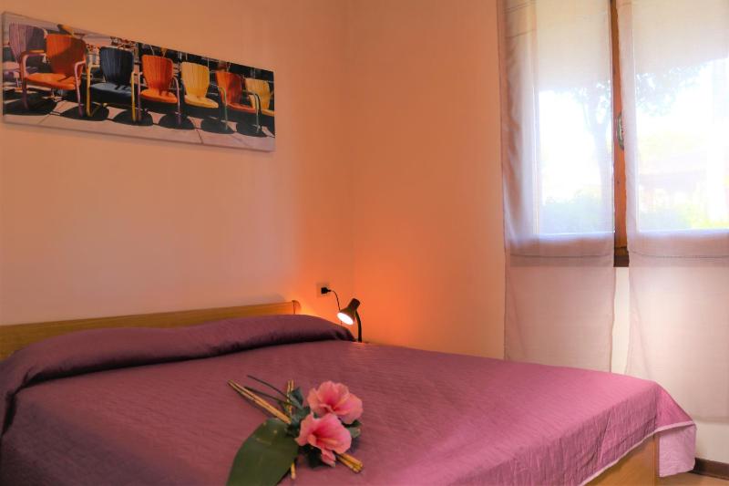 Lovely flat with private fenced garden - image 2