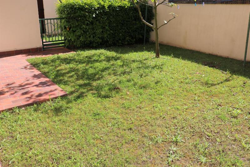 Lovely flat with private fenced garden - image 11
