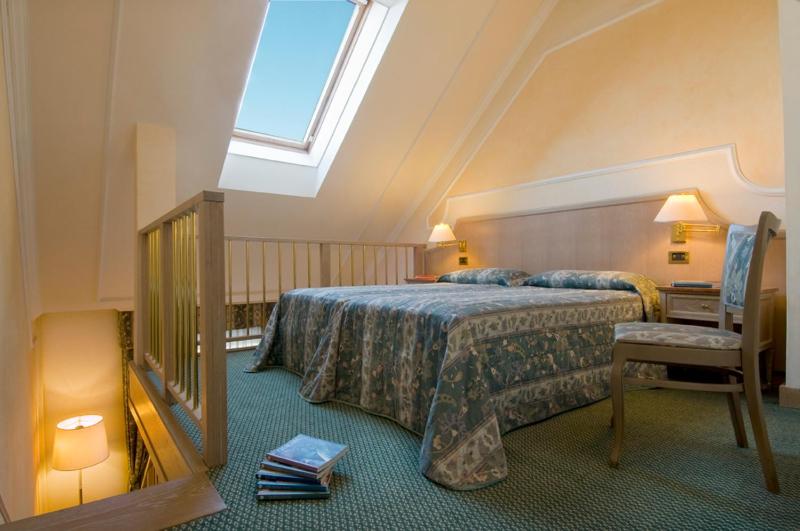 Double or Twin Room - Mountain Side image 4