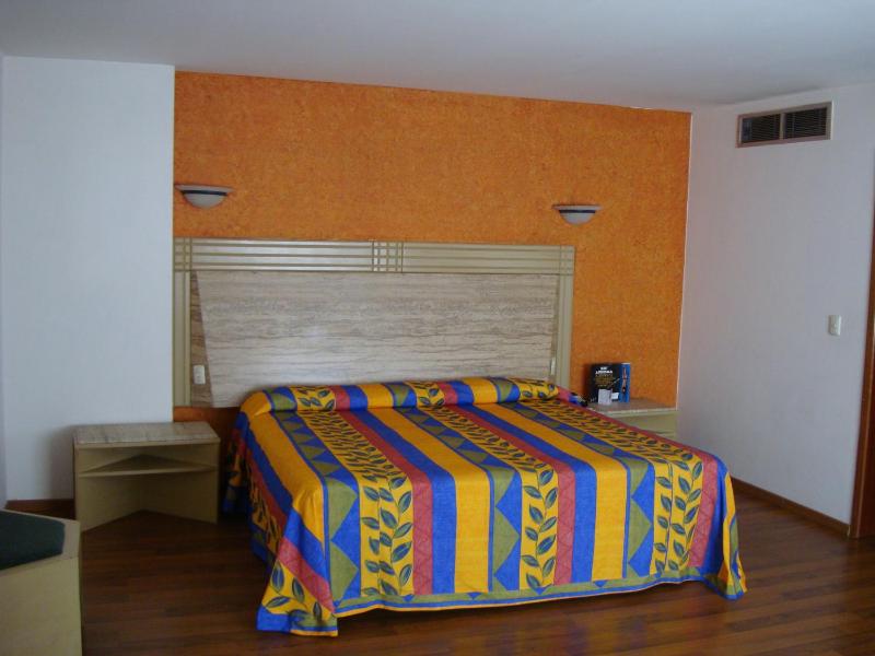 Hotel Cervantes - image 4