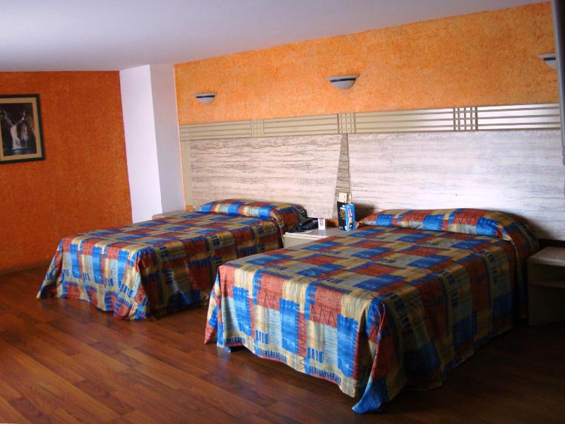 Hotel Cervantes - image 12